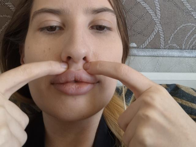ElzaKomx - Live porn &amp; sex cam - 26268473