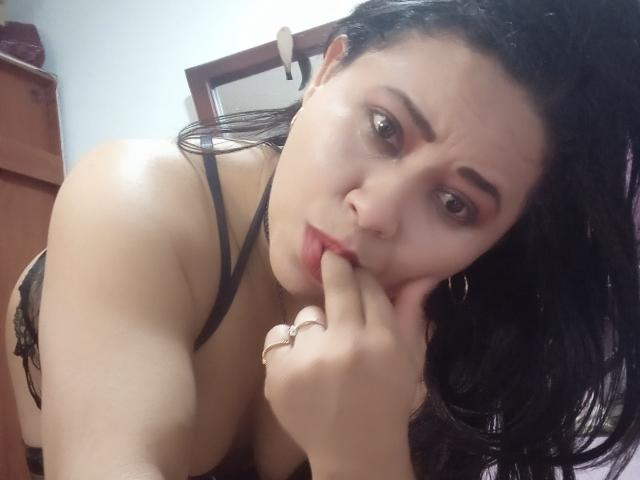 MiaSalomeChaude - Live sex cam - 26271597