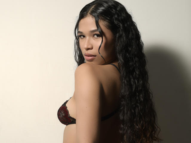 NicoleeMartiinez - Live Sex Cam - 26276237