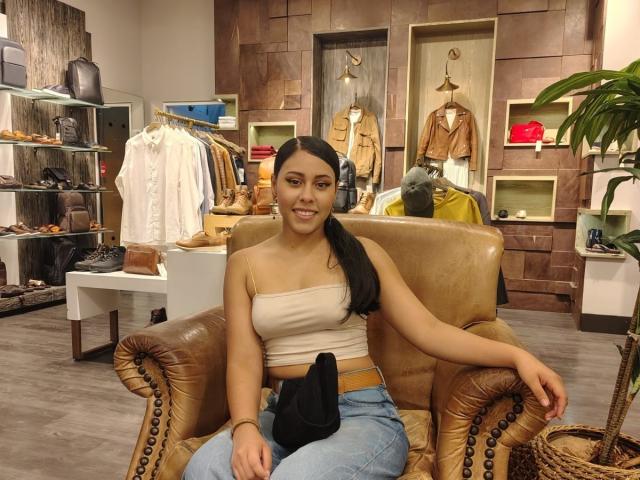 MarilynHills - Live porn &amp; sex cam - 26280821