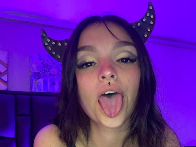 MarietteJones - Live sex cam - 26291229