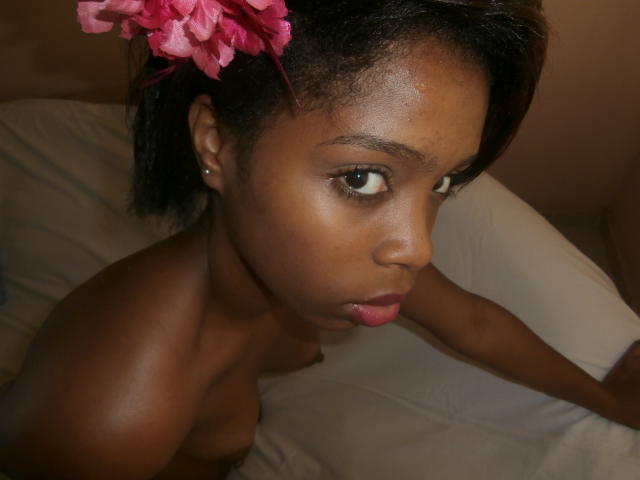 FeeClochette - Live exciting with a shaved intimate parts Girl 