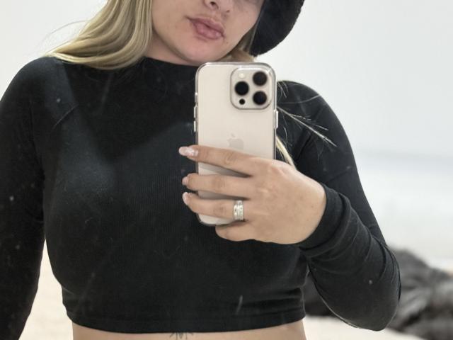 AtheneaRossi - Live porn &amp; sex cam - 26308393