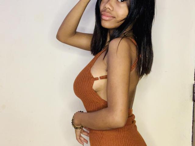 LindaSanchezL - сексуальная веб-камера в реальном времени - 26314109