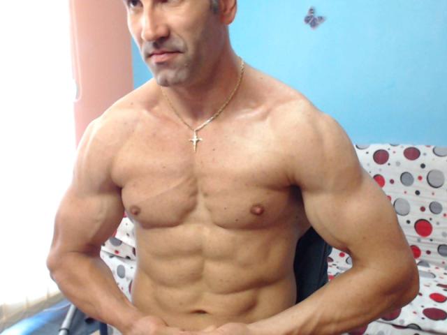 muscleshow - Live sex cam - 2633099