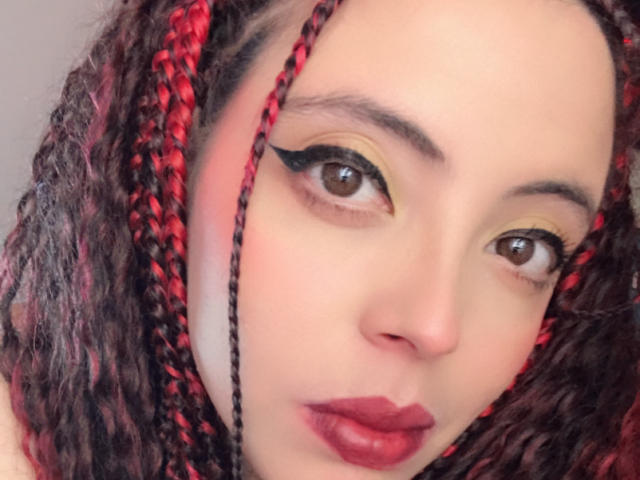 Rosalinnes - פורנו בשידור חי ומצלמת סקס - 26330997