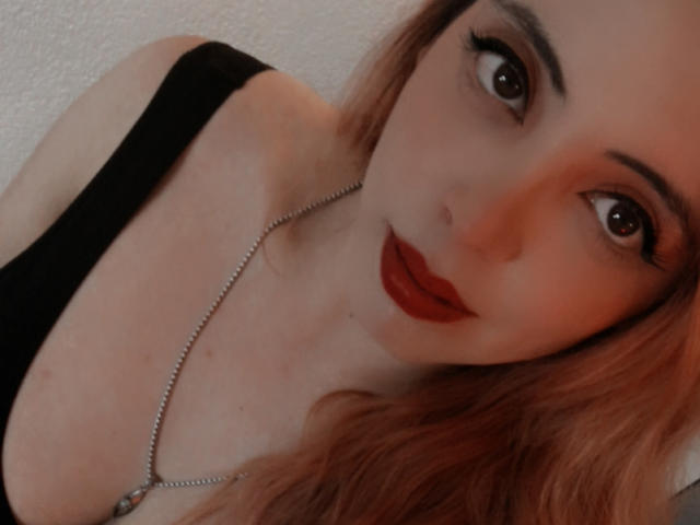 Rosalinnes - פורנו בשידור חי ומצלמת סקס - 26331045