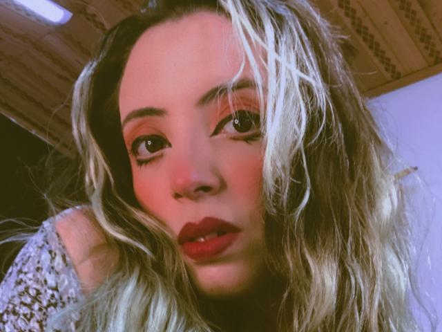 Rosalinnes - Live porn &amp; sex cam - 26331213