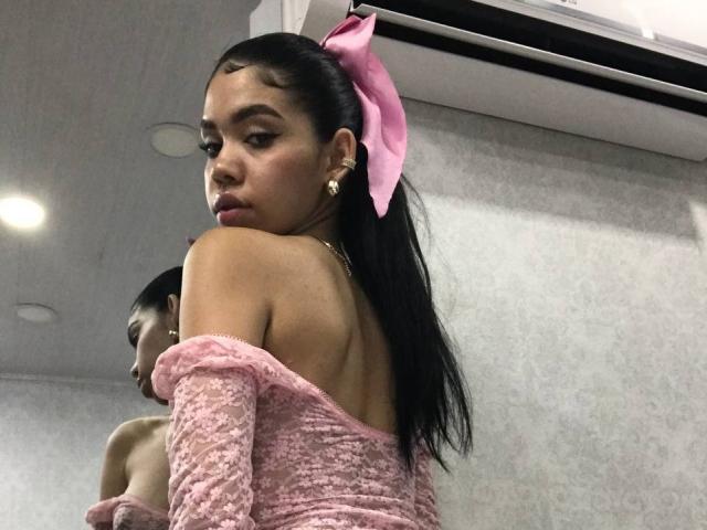 EmaGarces - Live porn &amp; sex cam - 26337521