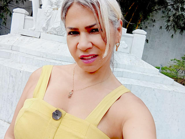 BrigiteWalsh - Live porn &amp; sex cam - 26347813