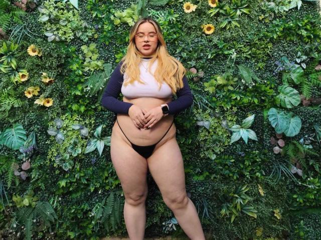 AshleyCampbell - Live porn &amp; sex cam - 26350193