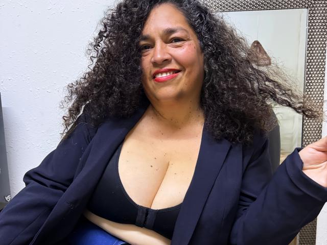 MaturexWoman - Live porn &amp; sex cam - 26356921