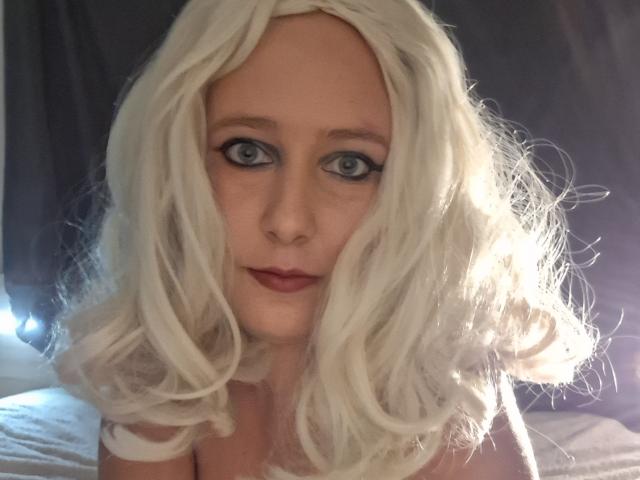 ElvinaMoon - Live porn &amp; sex cam - 26371205