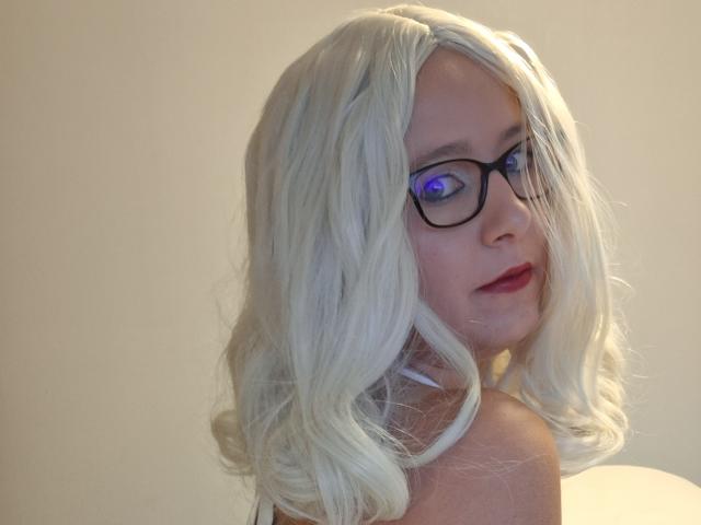 ElvinaMoon - Live porn &amp; sex cam - 26376517