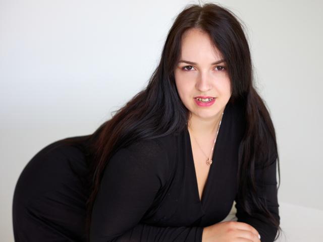 IsabelBlackberry - Live Sex Cam - 26376593