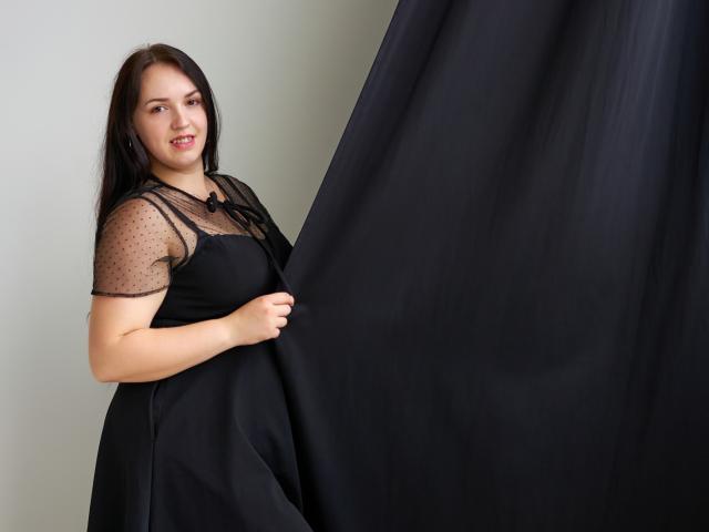 IsabelBlackberry - Live sex cam - 26376677