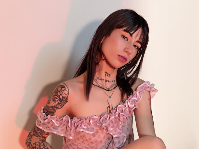 MiaNapoles - Live Sex Cam - 26393873