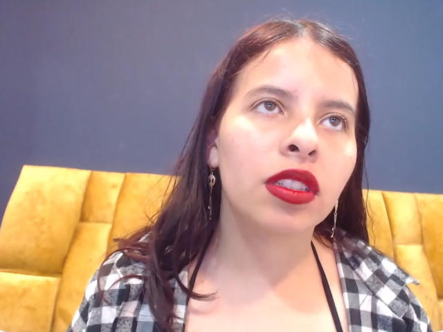 JuliaWaine - Live sex cam - 26396413