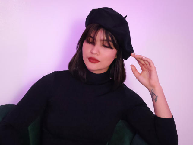 ScarlletZhen - Live porn &amp; sex cam - 26400845