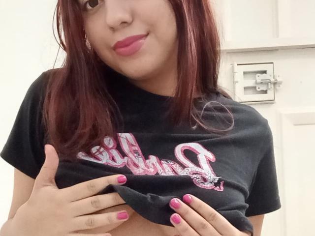 BrendaBluee - сексуальная веб-камера в реальном времени - 26401013