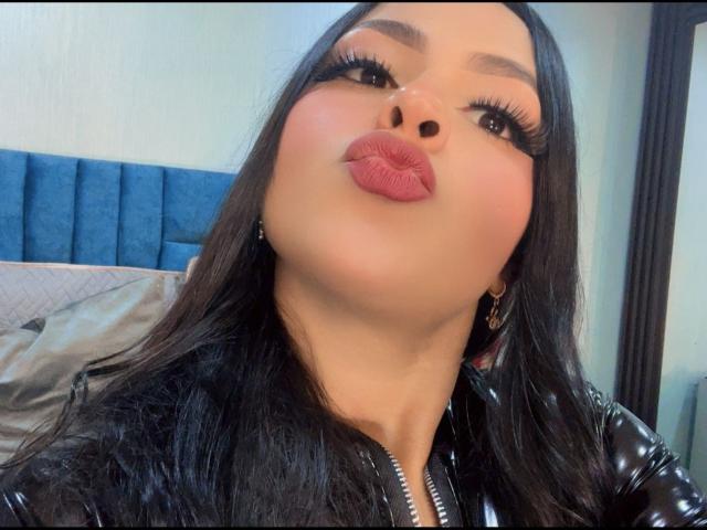 LindaFrancoo - Live porn &amp; sex cam - 26402441