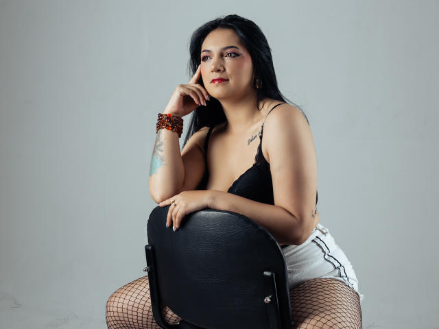DaniaCarther - Live Sex Cam - 26404557