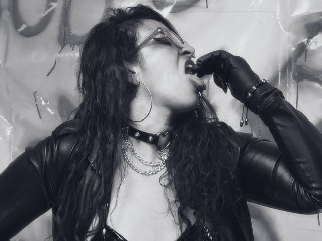 Mirandaz - Live porn &amp; sex cam - 26410385