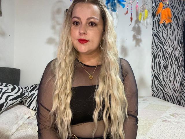 SamanthaGold - Sexe cam en vivo - 26411177