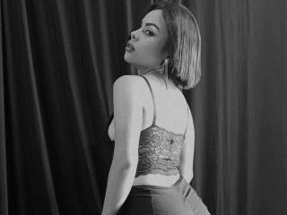 MiaMartin69 - Live Sex Cam - 26421769