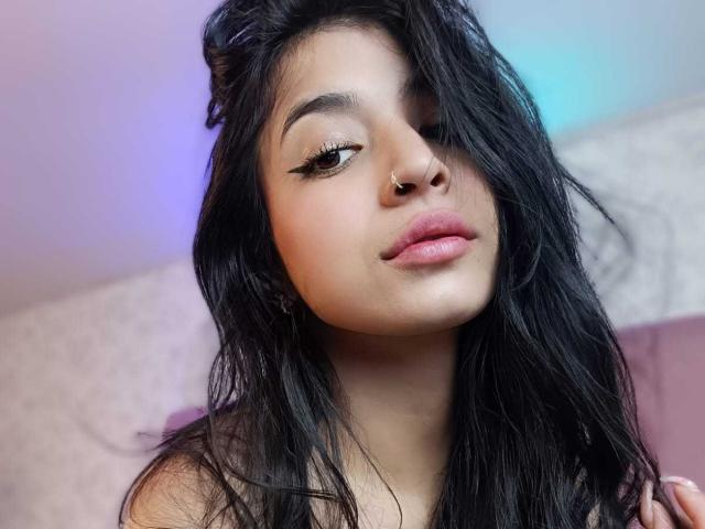 NaiaSanders - Live Sex Cam - 26422245
