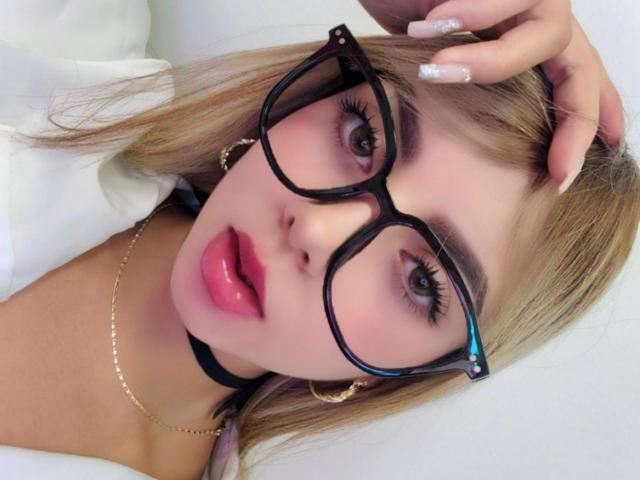 SofiaFoxx - Live porn &amp; sex cam - 26425949