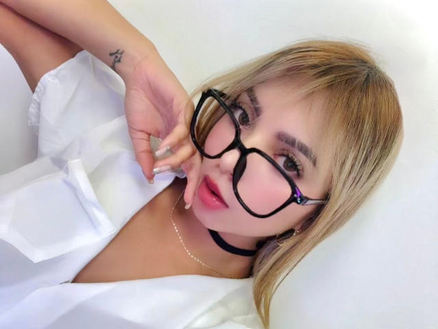 SofiaFoxx - Live porn &amp; sex cam - 26425957