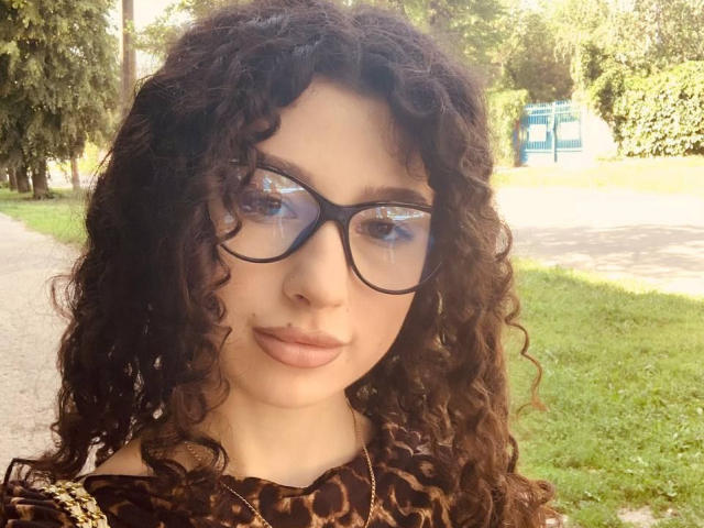 ArianaFoxx - Live sexe cam - 26428225