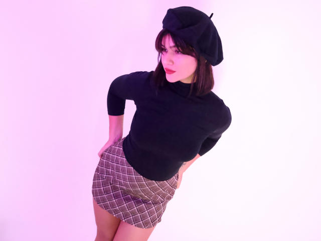 ScarlletZhen - Live porn &amp; sex cam - 26429237