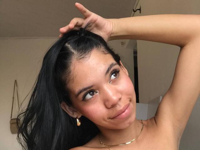 EmaGarces - Live sex cam - 26435273