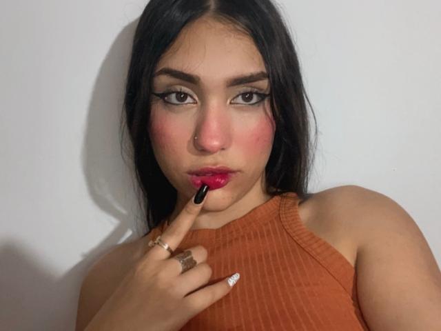 EmmaRubis - Camera khiêu dâm &amp; quyến rũ trực tiếp - 26436837