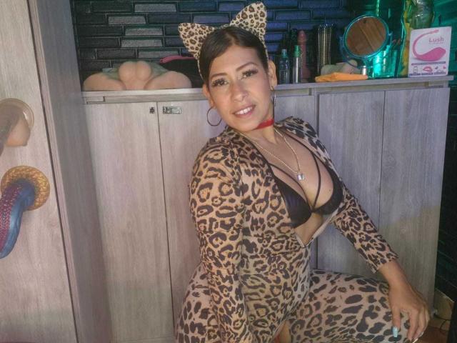 LaurenHills - Live porn &amp; sex cam - 26437901