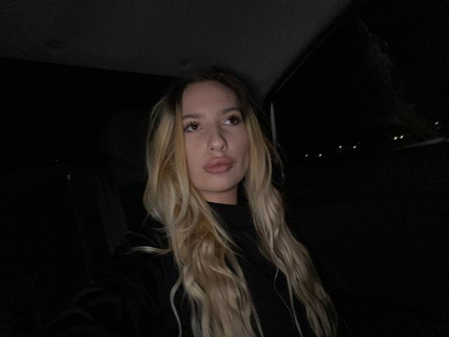 ElzaKomx - 라이브 포르노 &amp; 섹스 캠 - 26440405