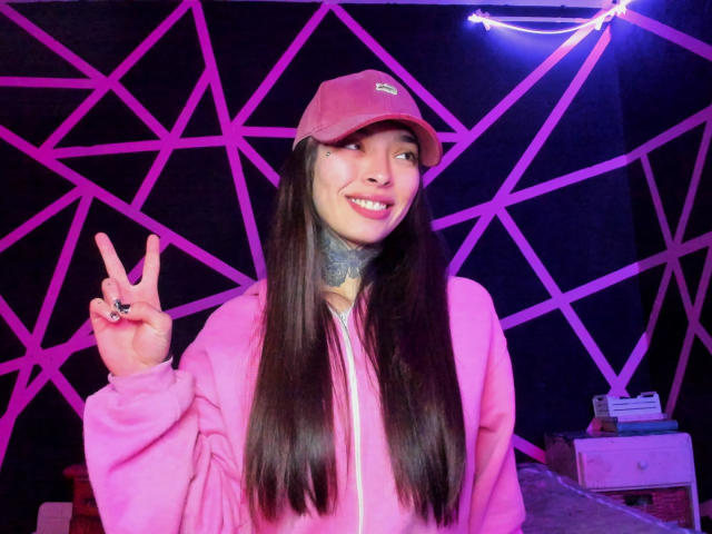 KatieSantana - Live Sex Cam - 26443537