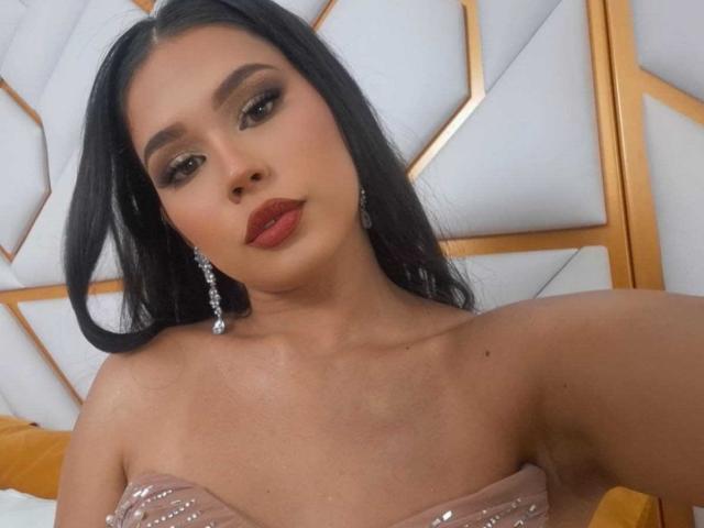 CarolineWill - Live sex cam - 26445917