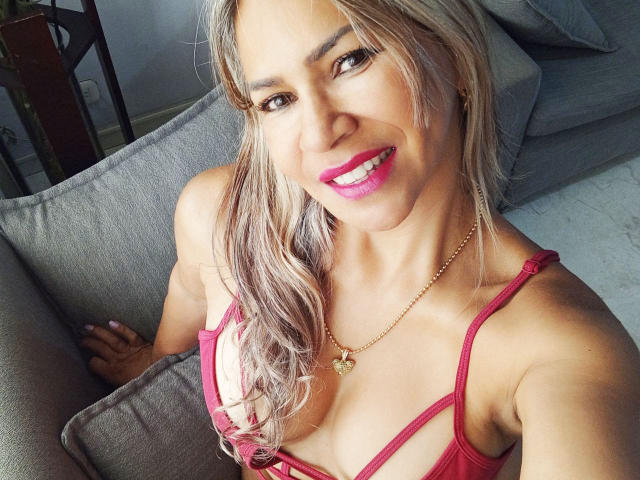 BrigiteWalsh - Live porn &amp; sex cam - 26446489