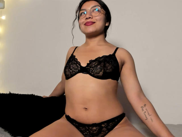 IbbyeMoreau - Live sex cam - 26450149