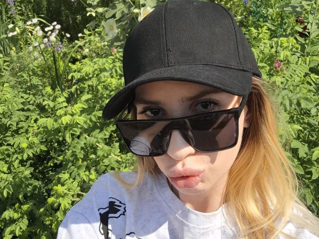 ElzaKomx - Live porn &amp; sex cam - 26453381