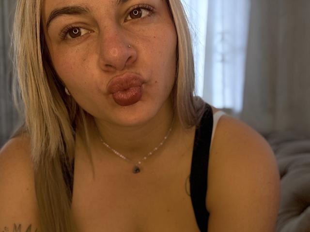 AtheneaRossi - Live porn &amp; sex cam - 26456773