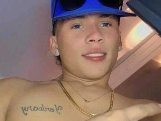 DanielTaylor - Live porn &amp; sex cam - 26457417