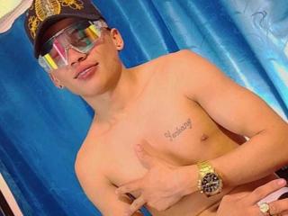 DanielTaylor - Live porn &amp; sex cam - 26457421