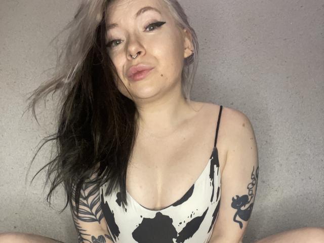 SadPotato - Live sex cam - 26463085