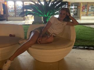 BelleLisaG - Live sex cam - 26464385