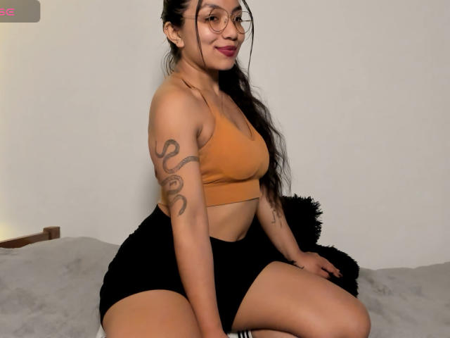 IbbyeMoreau - сексуальная веб-камера в реальном времени - 26469429