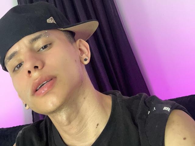 HardinBat - Live porno og sexkamera - 26470385